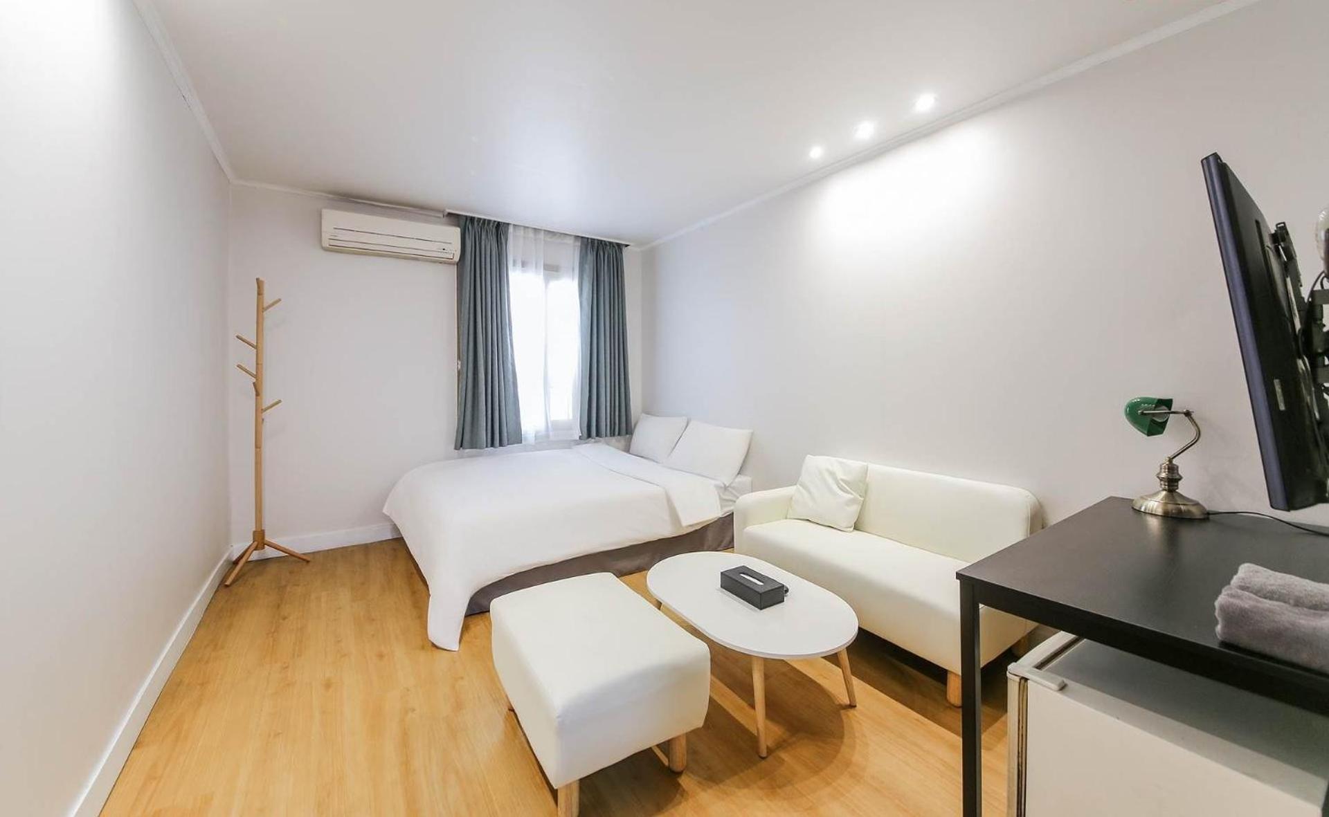 Lofy House Hostel Jeju Bagian luar foto