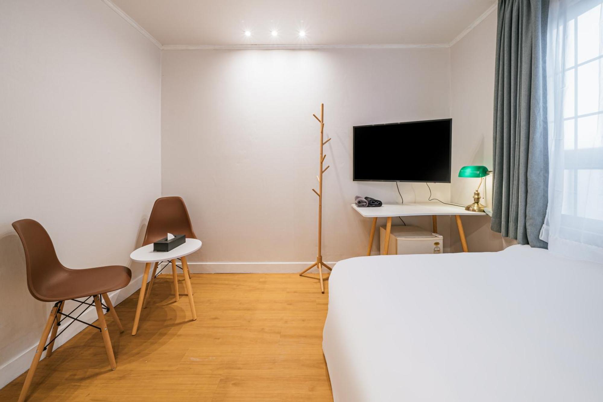 Lofy House Hostel Jeju Bagian luar foto