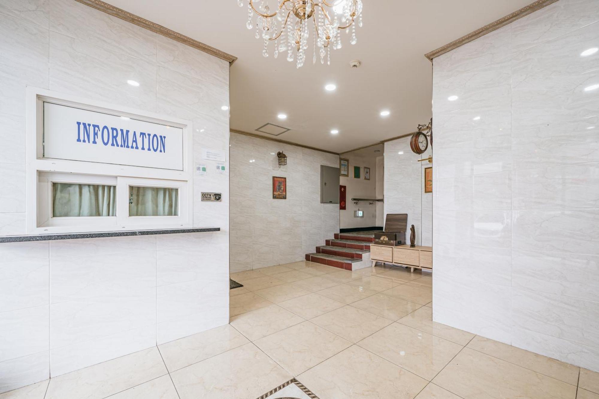 Lofy House Hostel Jeju Bagian luar foto